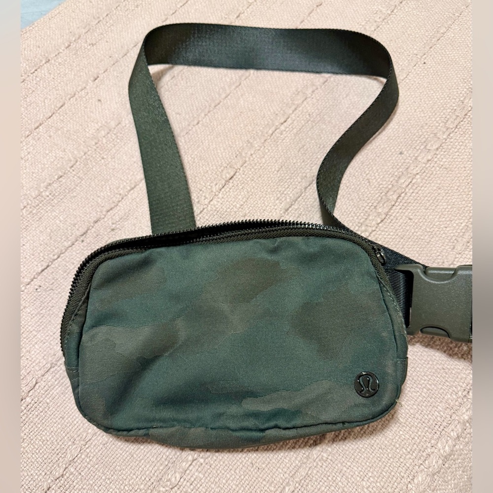 Lululemon Belt Bag - Purse - Camo